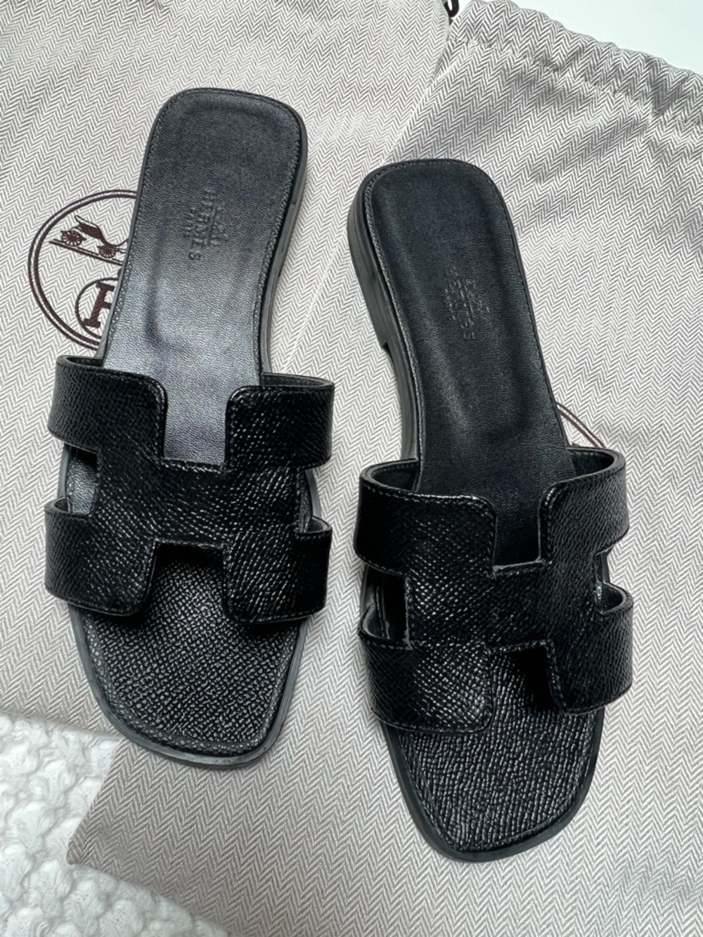 Hermès Black Leather Slide Sandals with H-Cut Straps Size 5 - Picture 2 of 12